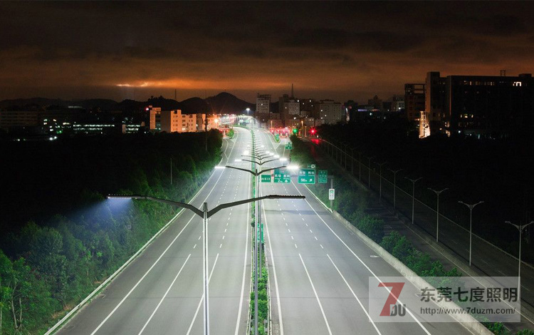 茄子视频懂你更多照明6米-12米的常規道路燈