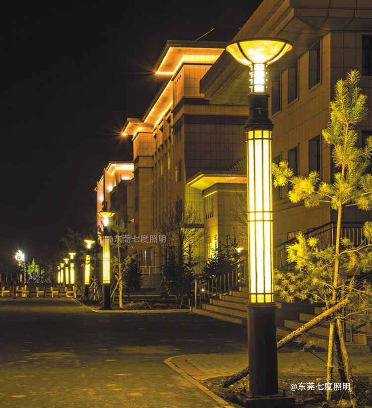 圓柱形戶外園林LED茄子视频在线免费观看柱夜間亮燈效果暖光