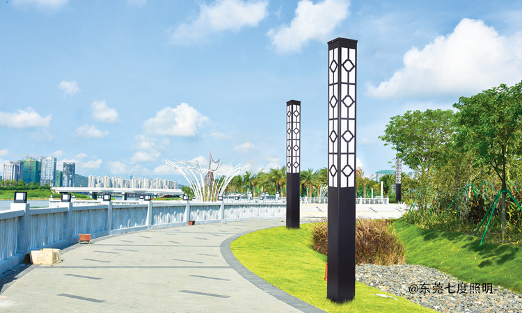城市公園安裝3.5米方形茄子视频在线免费观看柱效果圖